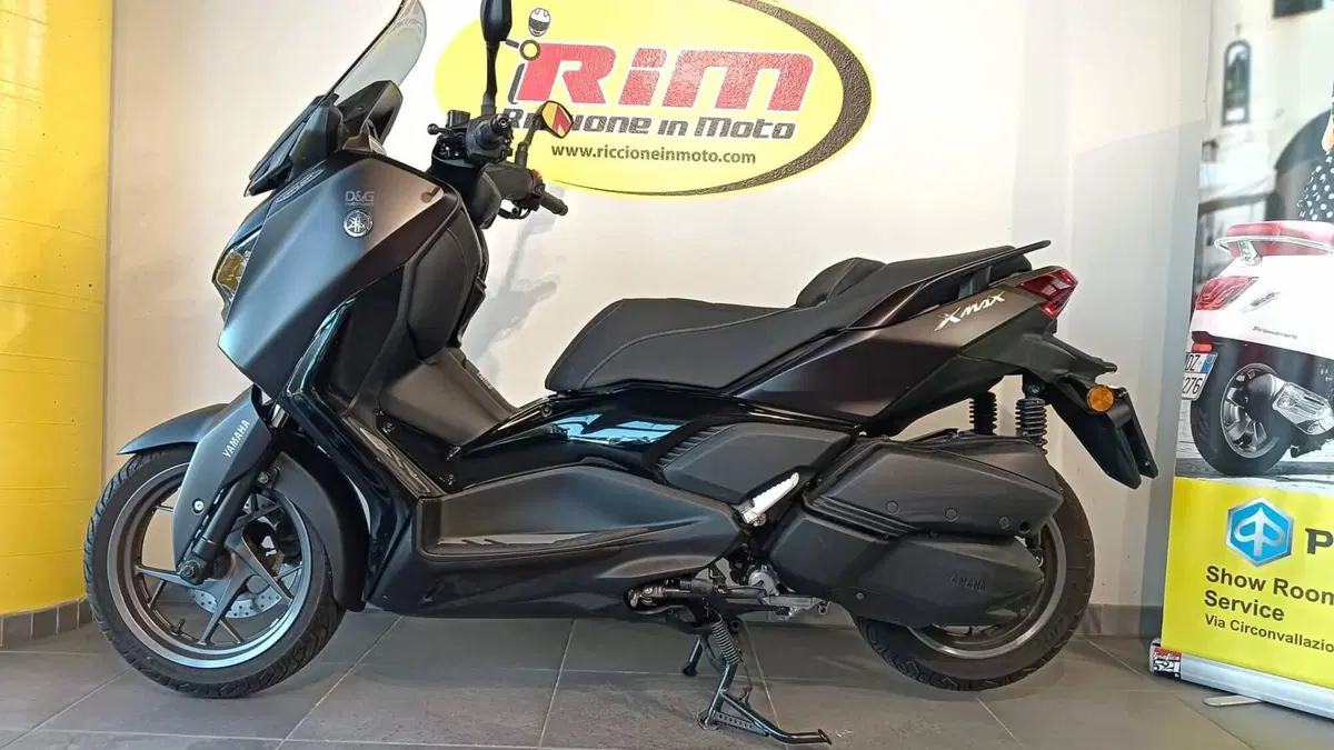 Yamaha X-Max 300 (2021 - 24) (4)