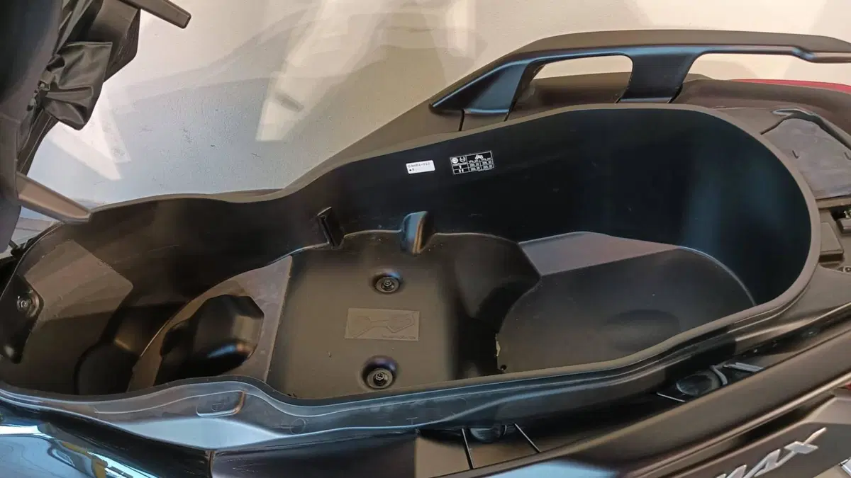 Yamaha X-Max 300 (2021 - 24) (10)