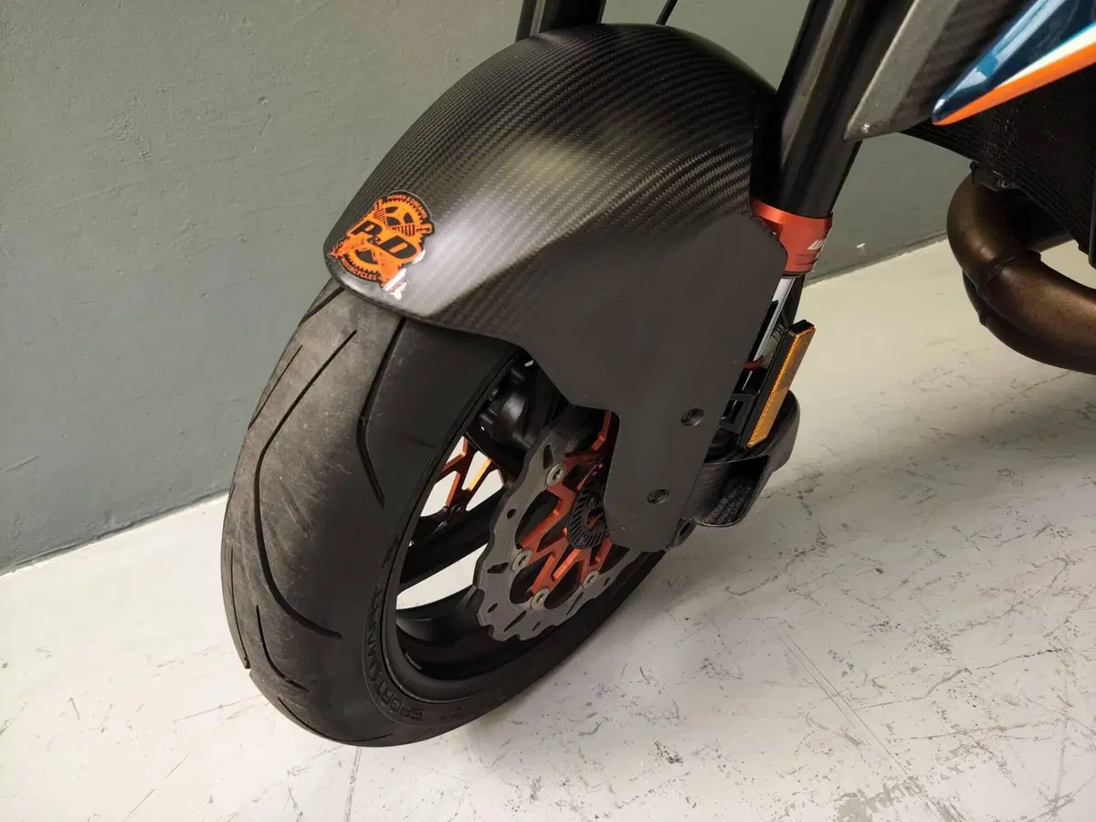 KTM 1290 Super Duke RR (2021) (12)