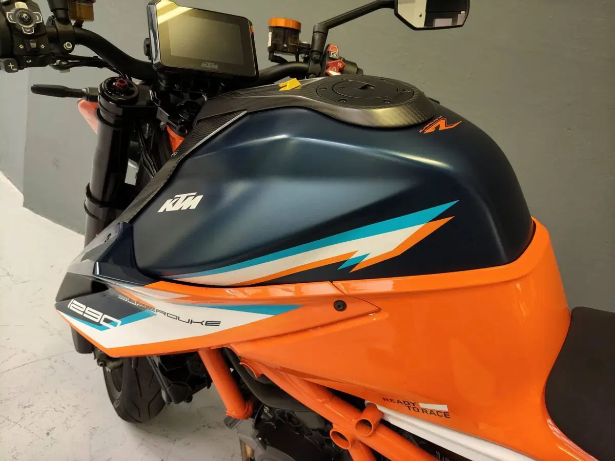 KTM 1290 Super Duke RR (2021) (4)