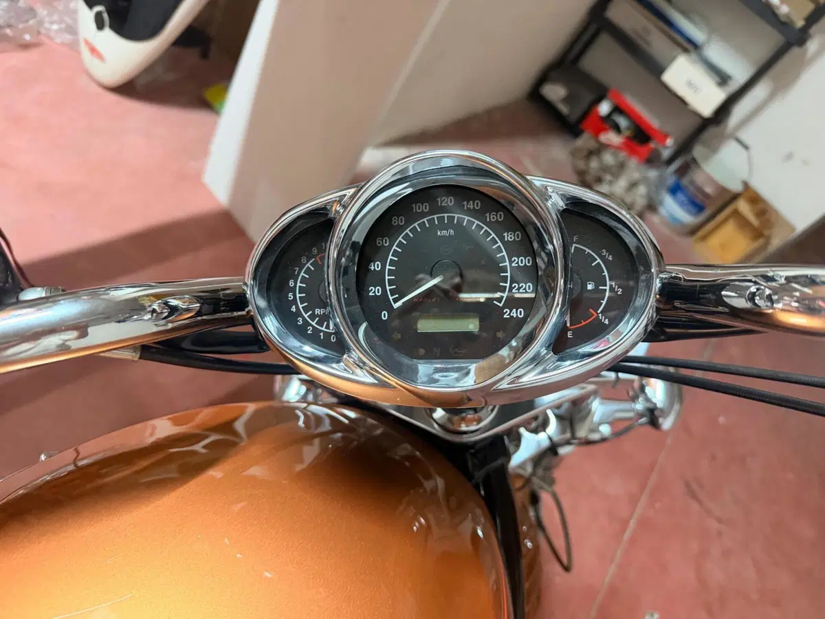 Harley-Davidson 1250 V-Rod (2008 - 12) - VRSCAW (4)