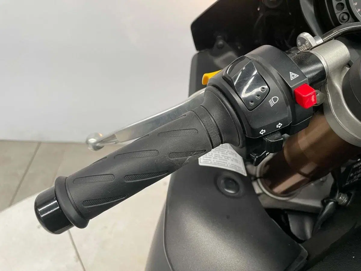Suzuki GSX-R1000 (2005 - 06) (12)