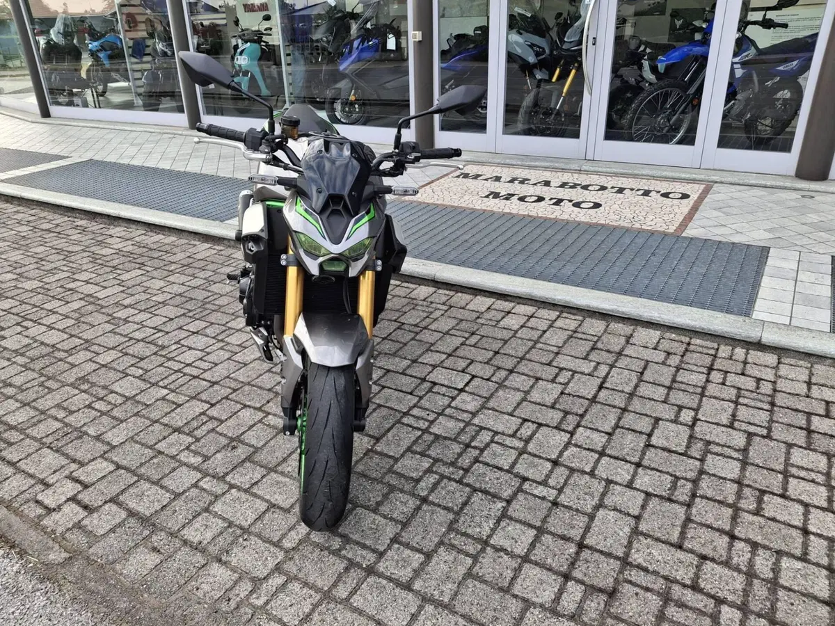 Kawasaki Z 900 SE (2025 - 26) (2)