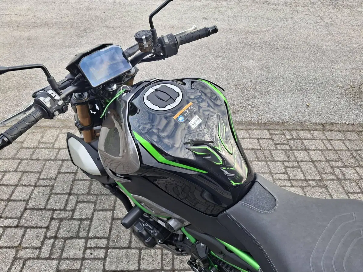 Kawasaki Z 900 SE (2025 - 26) (5)