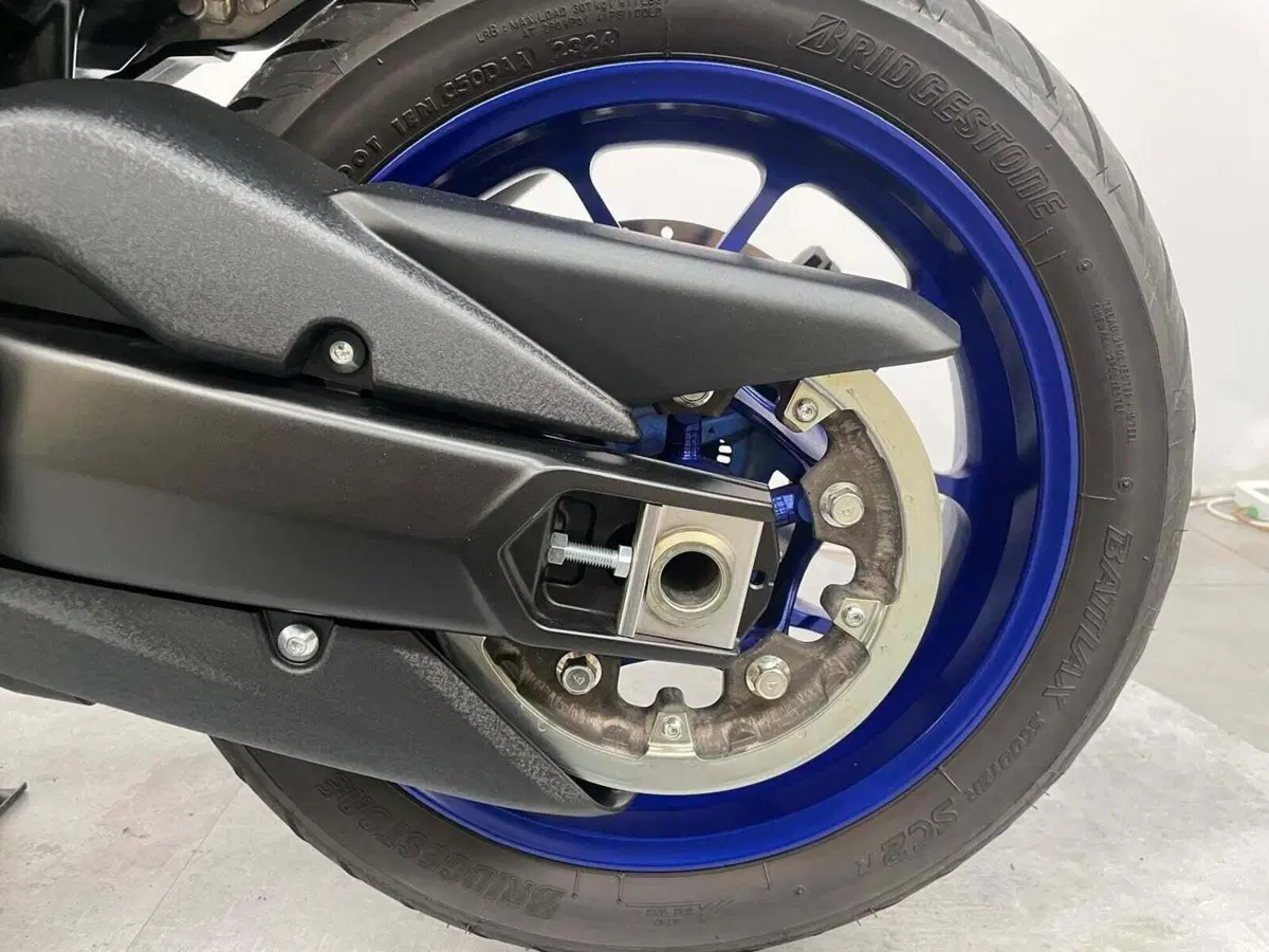 Yamaha T-Max 560 (2022 - 24) (15)