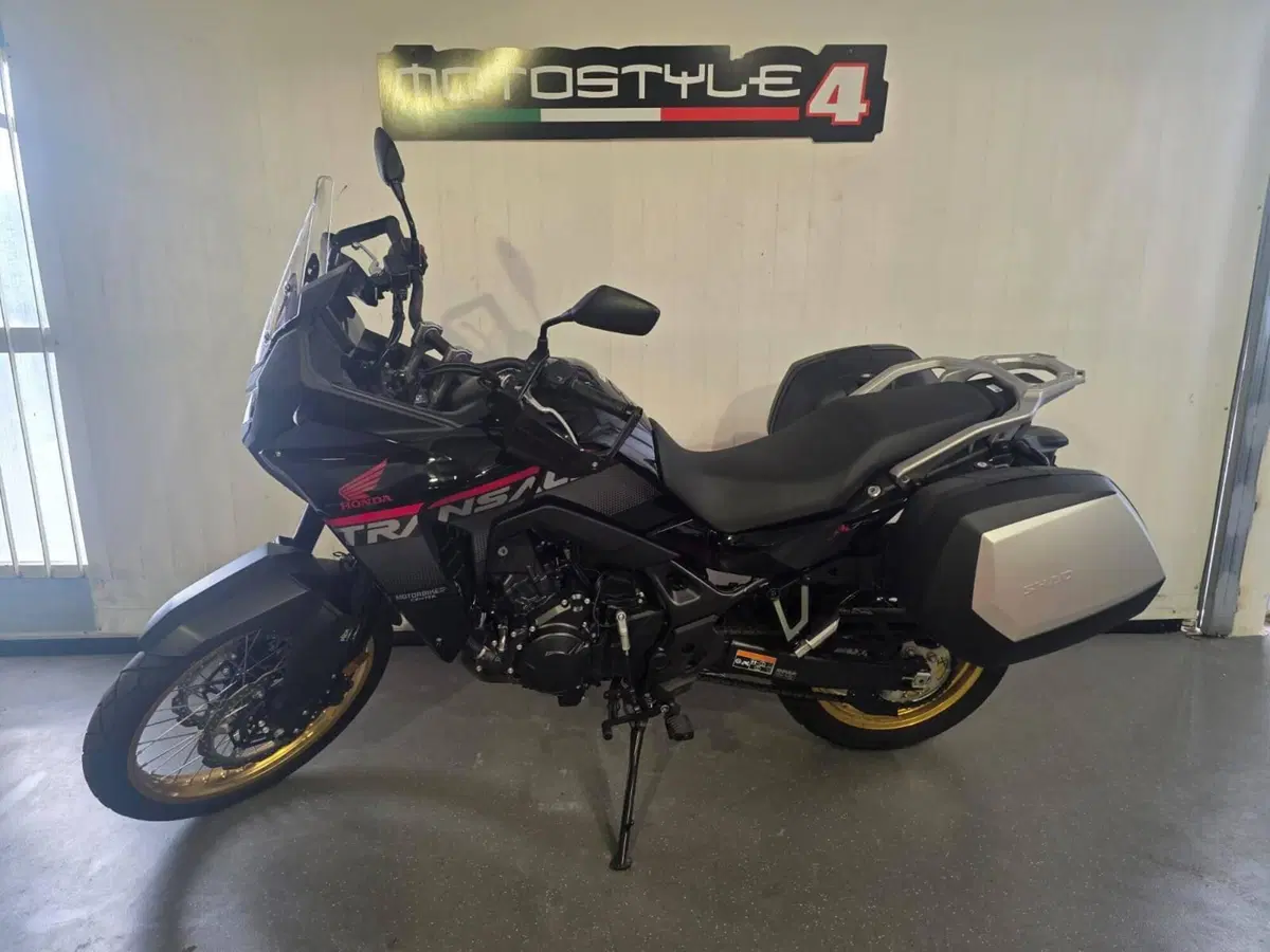 Honda Transalp XL750 (2025) (2)