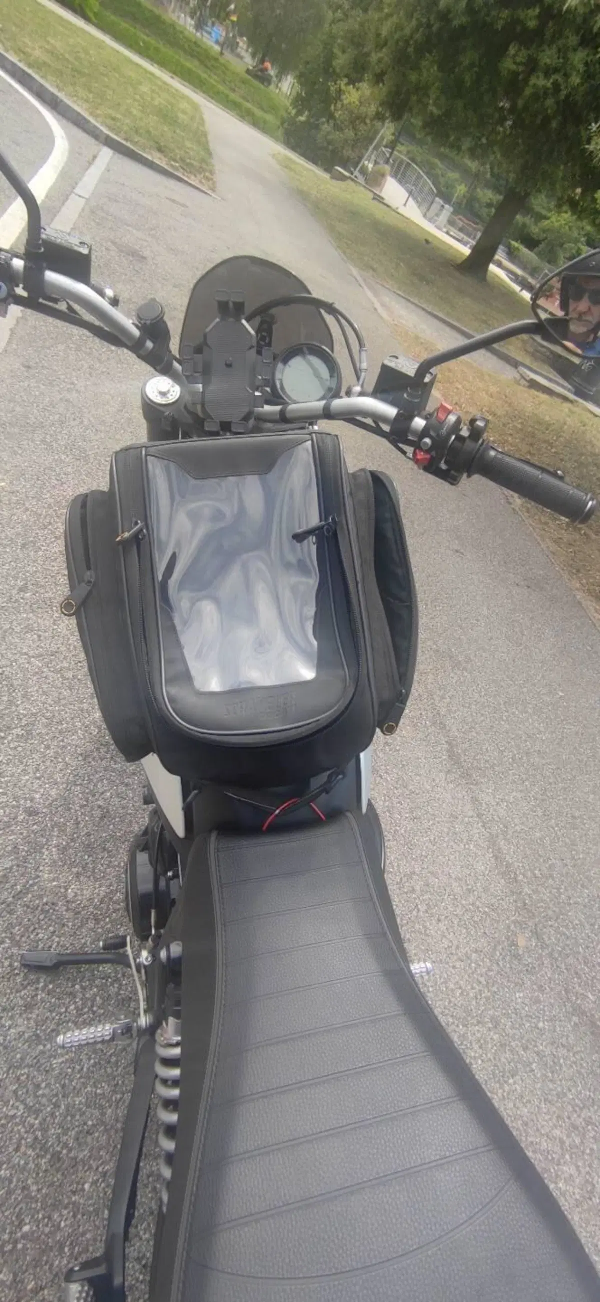 Ducati Scrambler 800 Icon Dark (2021 - 22) (2)