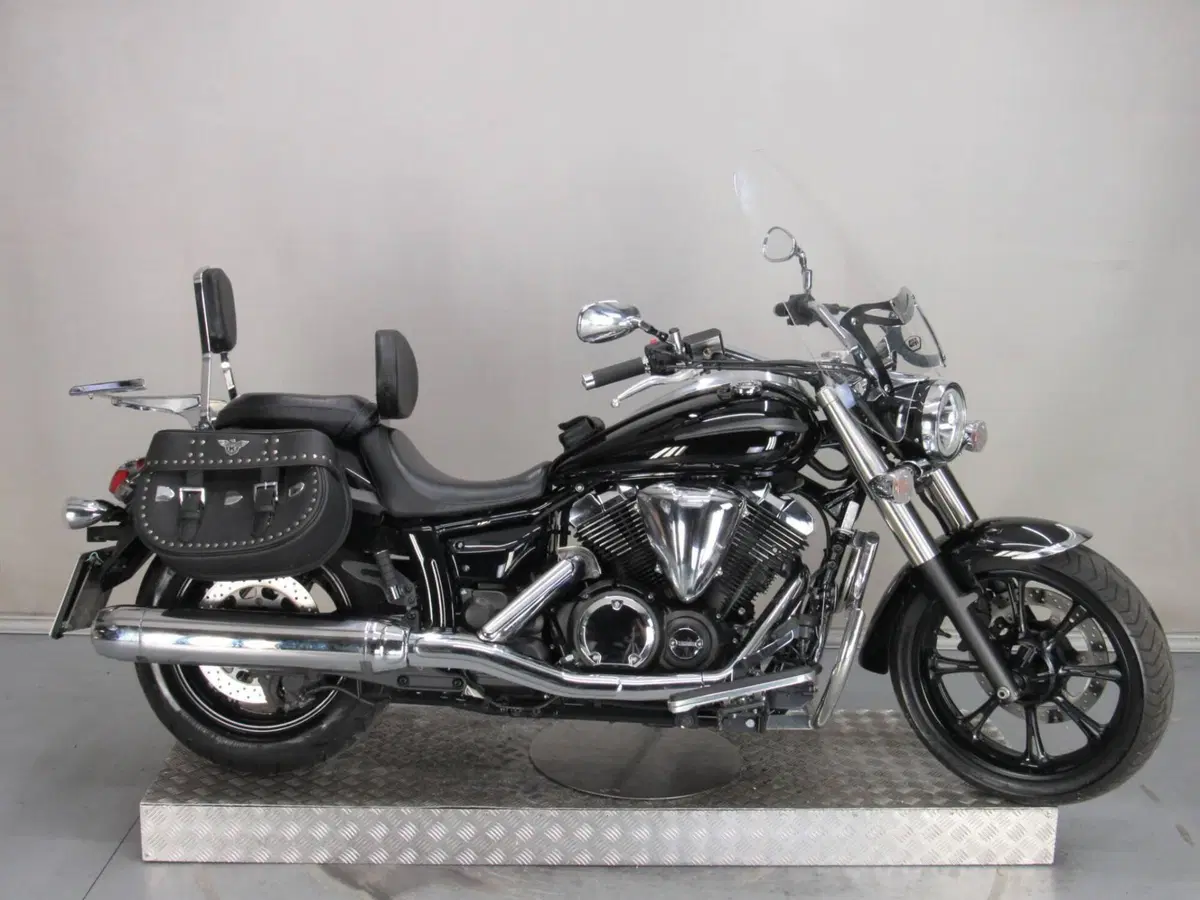 Yamaha XVS 950 A Midnight Star (2008 - 16) (2)