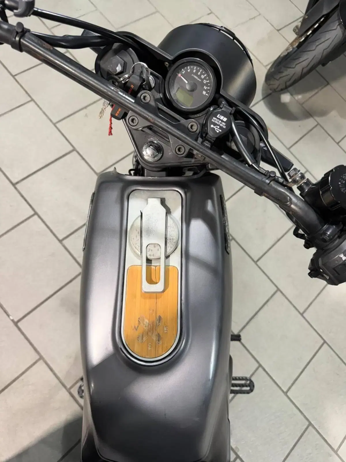 Brixton Motorcycles Glanville 250 X (2018 - 19) (5)