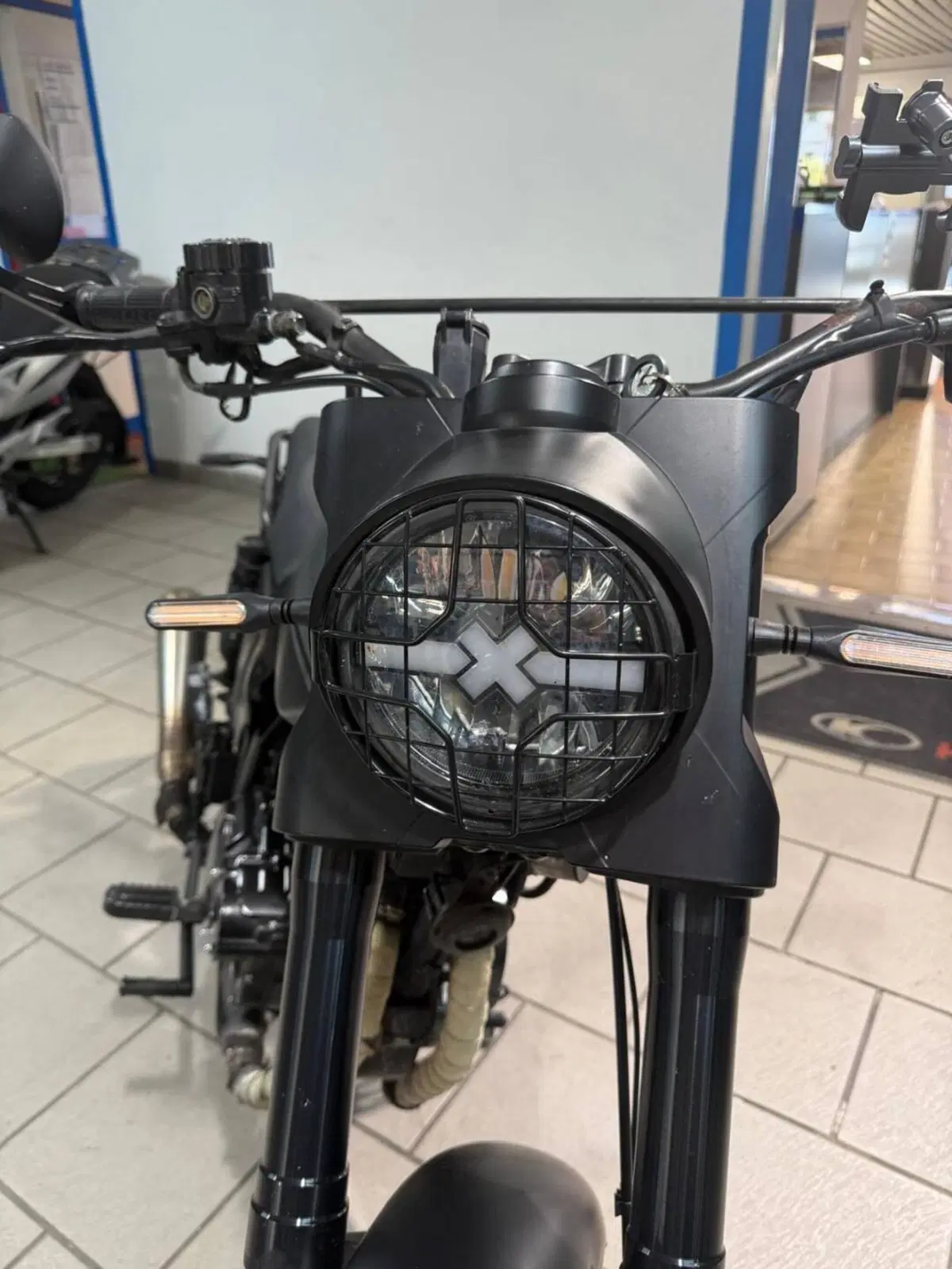 Brixton Motorcycles Glanville 250 X (2018 - 19) (10)
