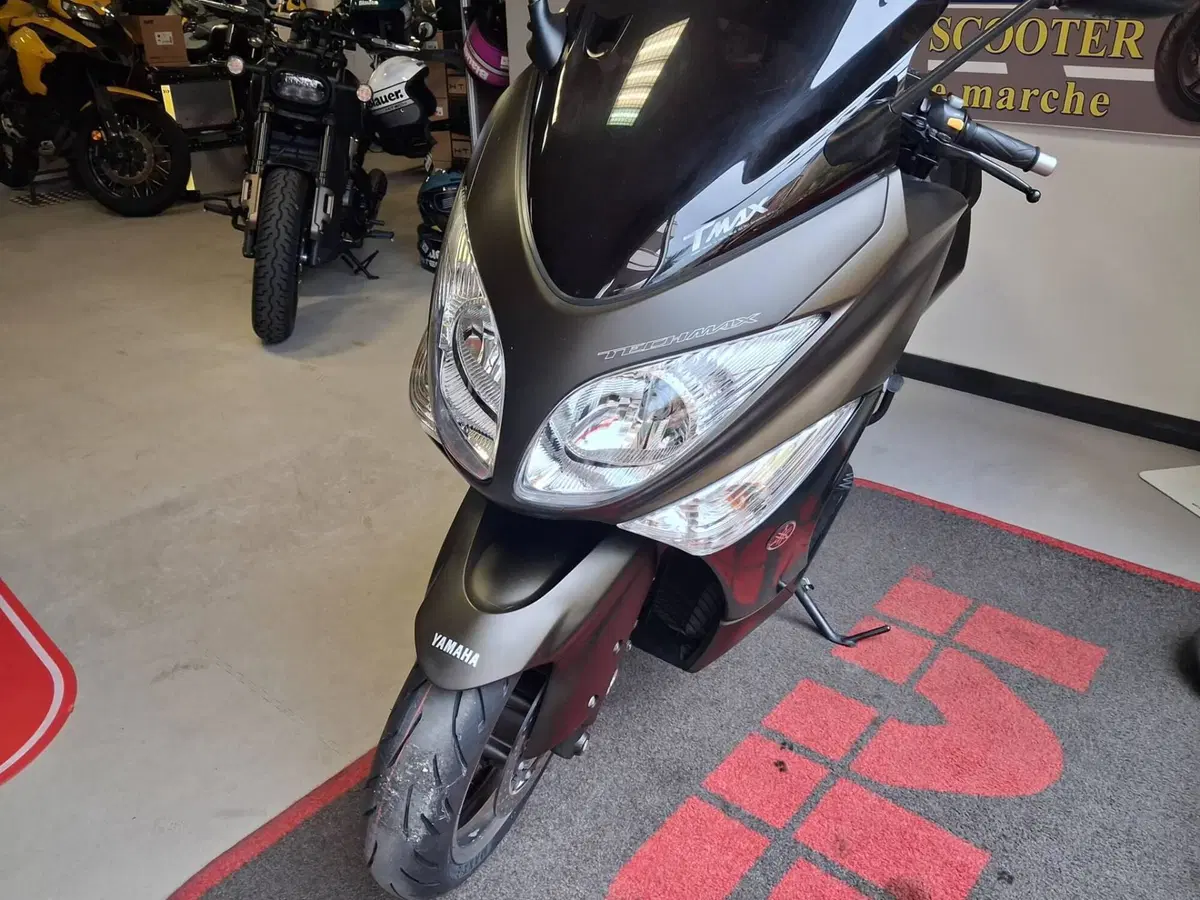 Yamaha T-Max 500 Tech Max (2011 - 13) (4)