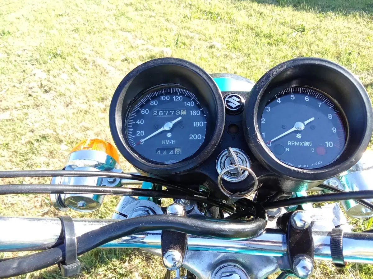 Suzuki GT 380 (4)