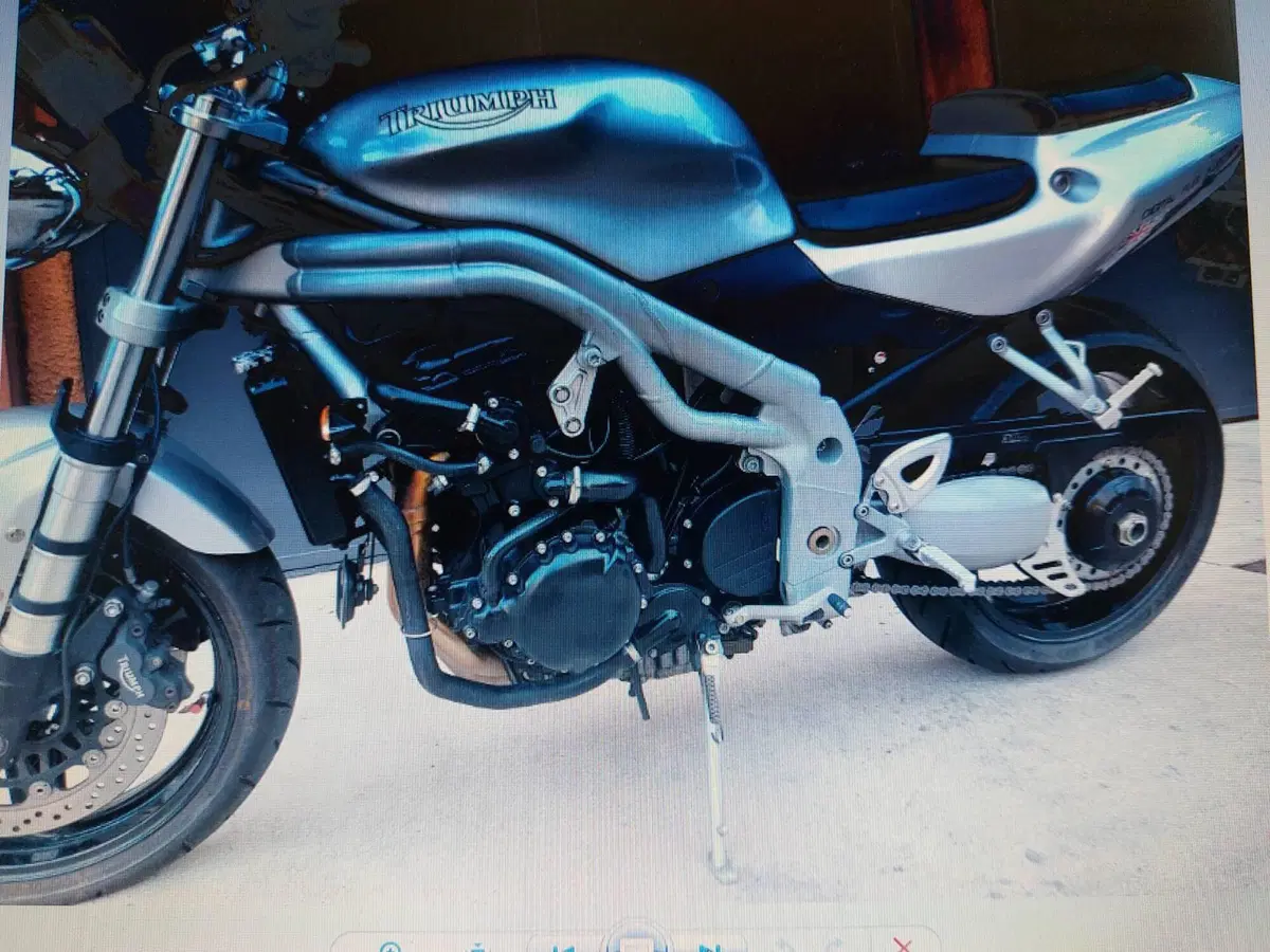 Triumph Speed Triple 955 (2002 - 04) (2)