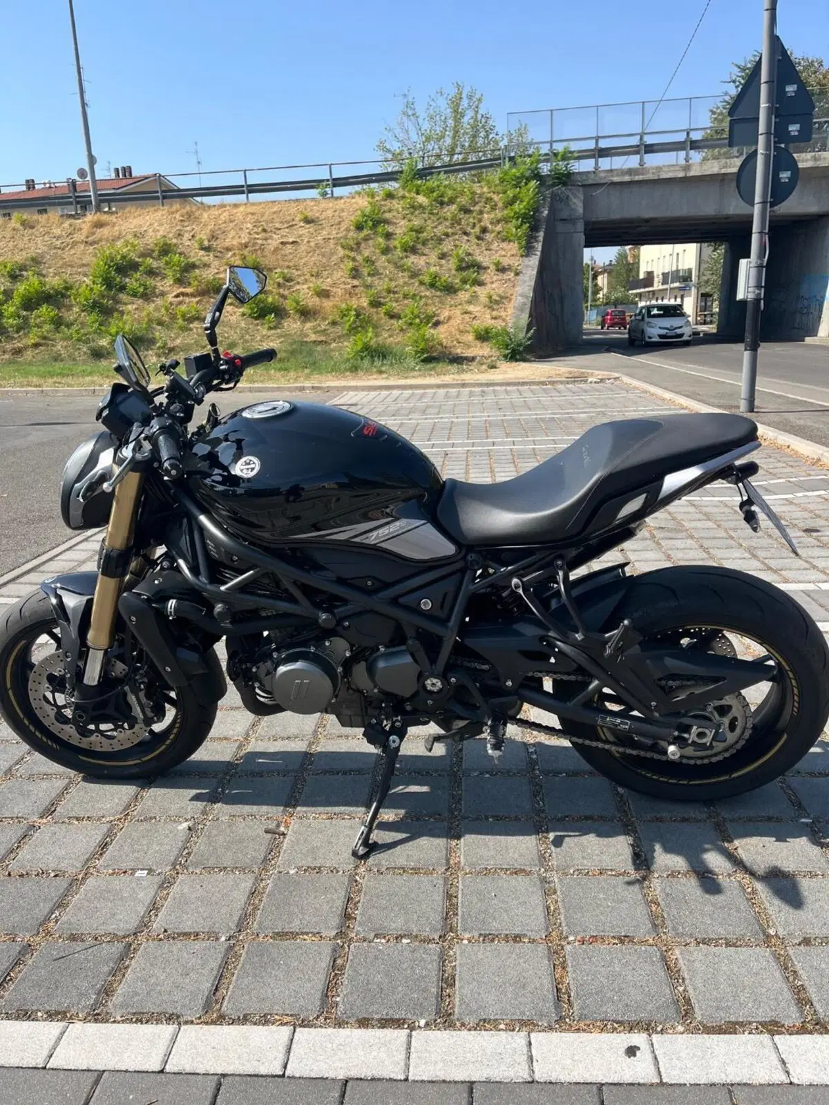 Benelli 752 S (2019 - 20) (4)