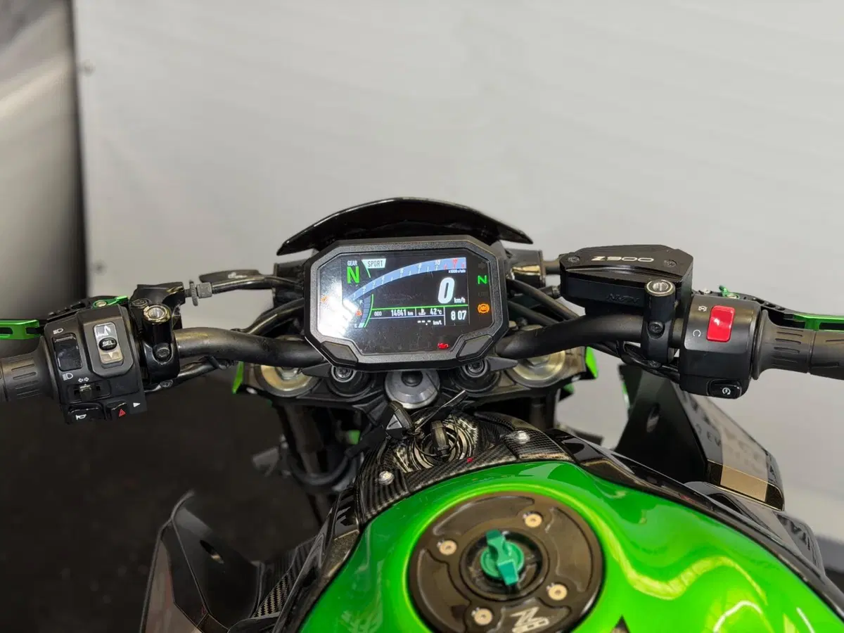 Kawasaki Z 900 A2 (2021 - 24) (13)