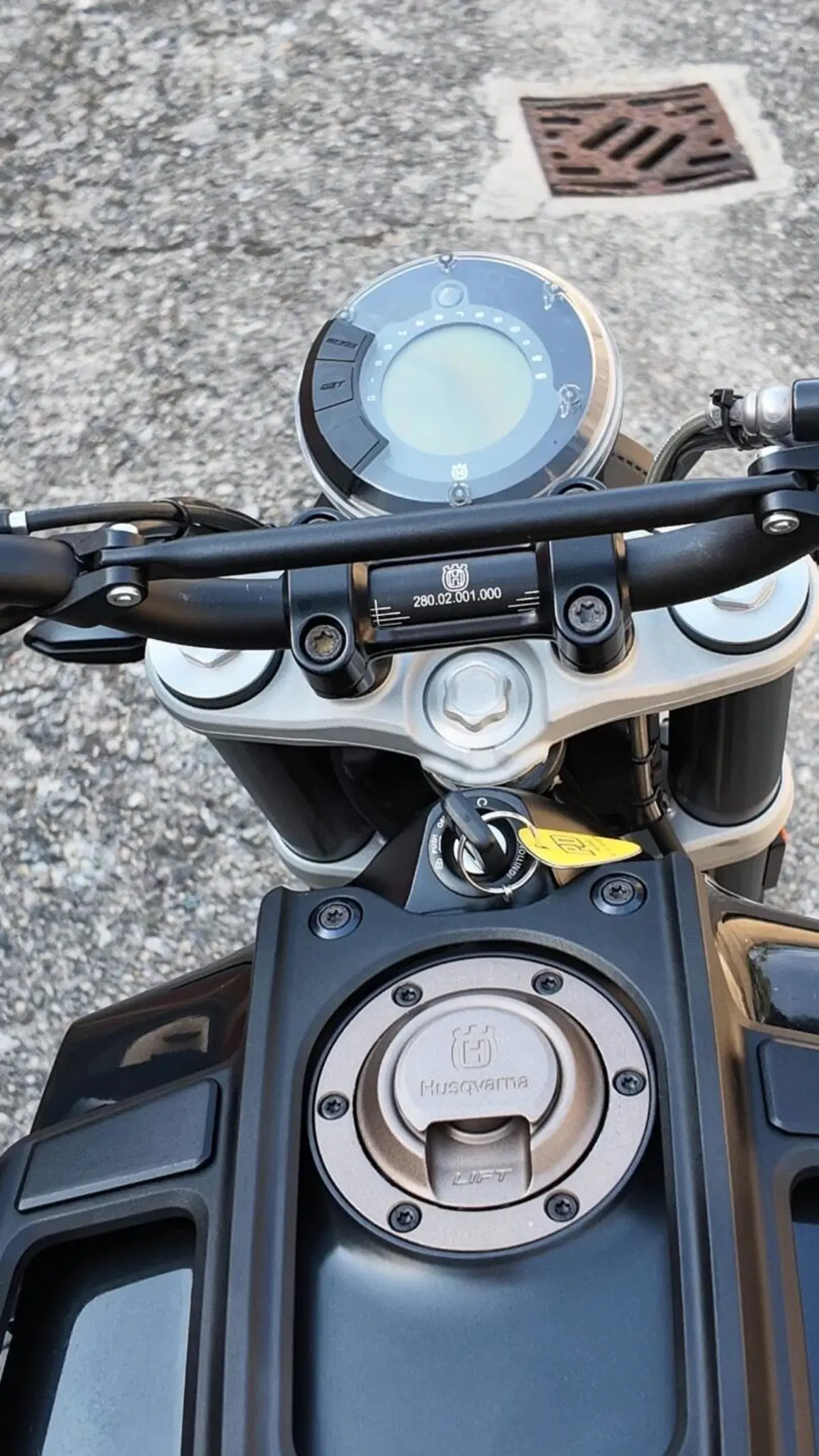 Husqvarna Svartpilen 401 (2020) (12)