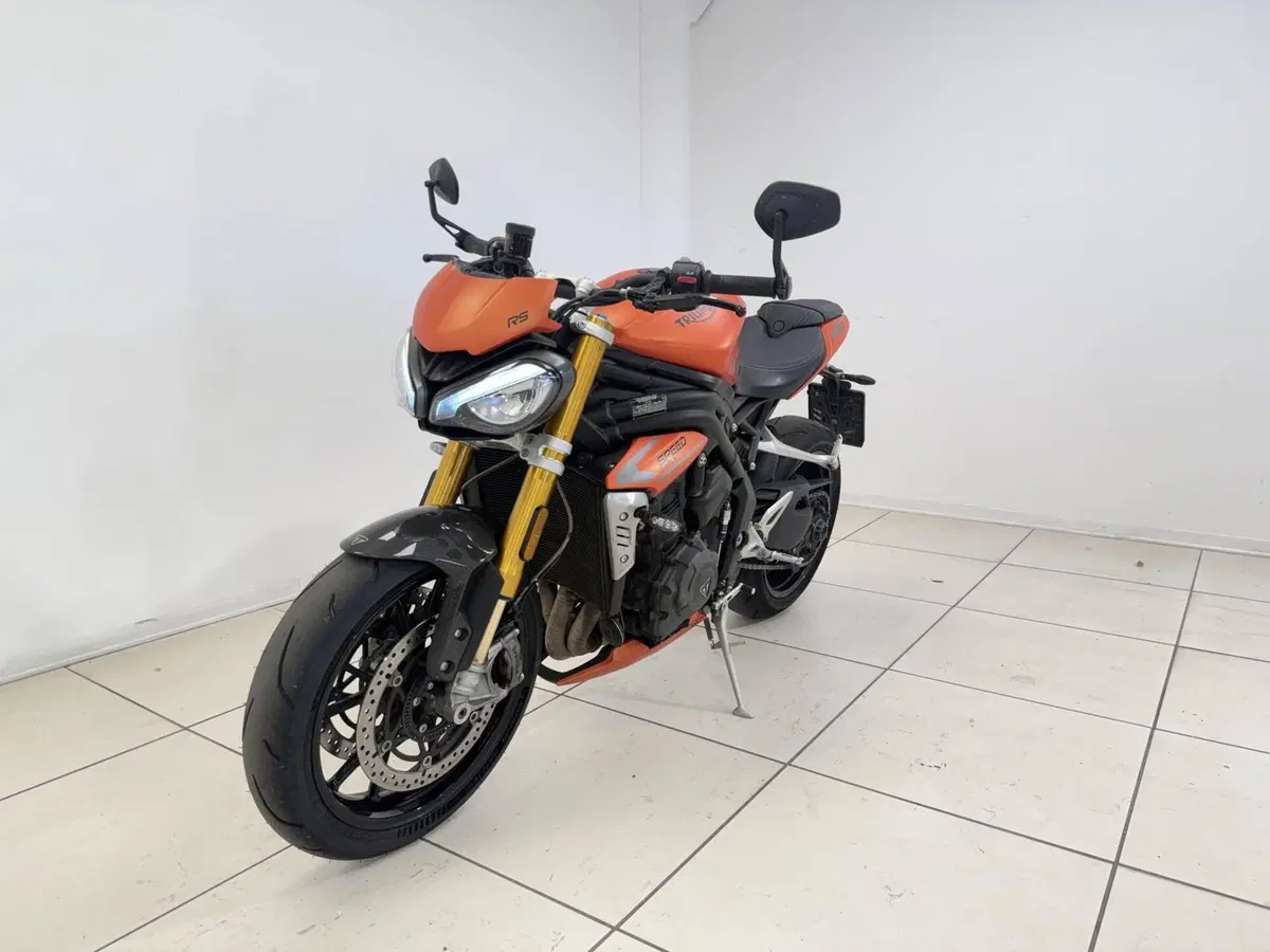 Triumph Speed Triple 1200 RS (2021 - 24) (2)