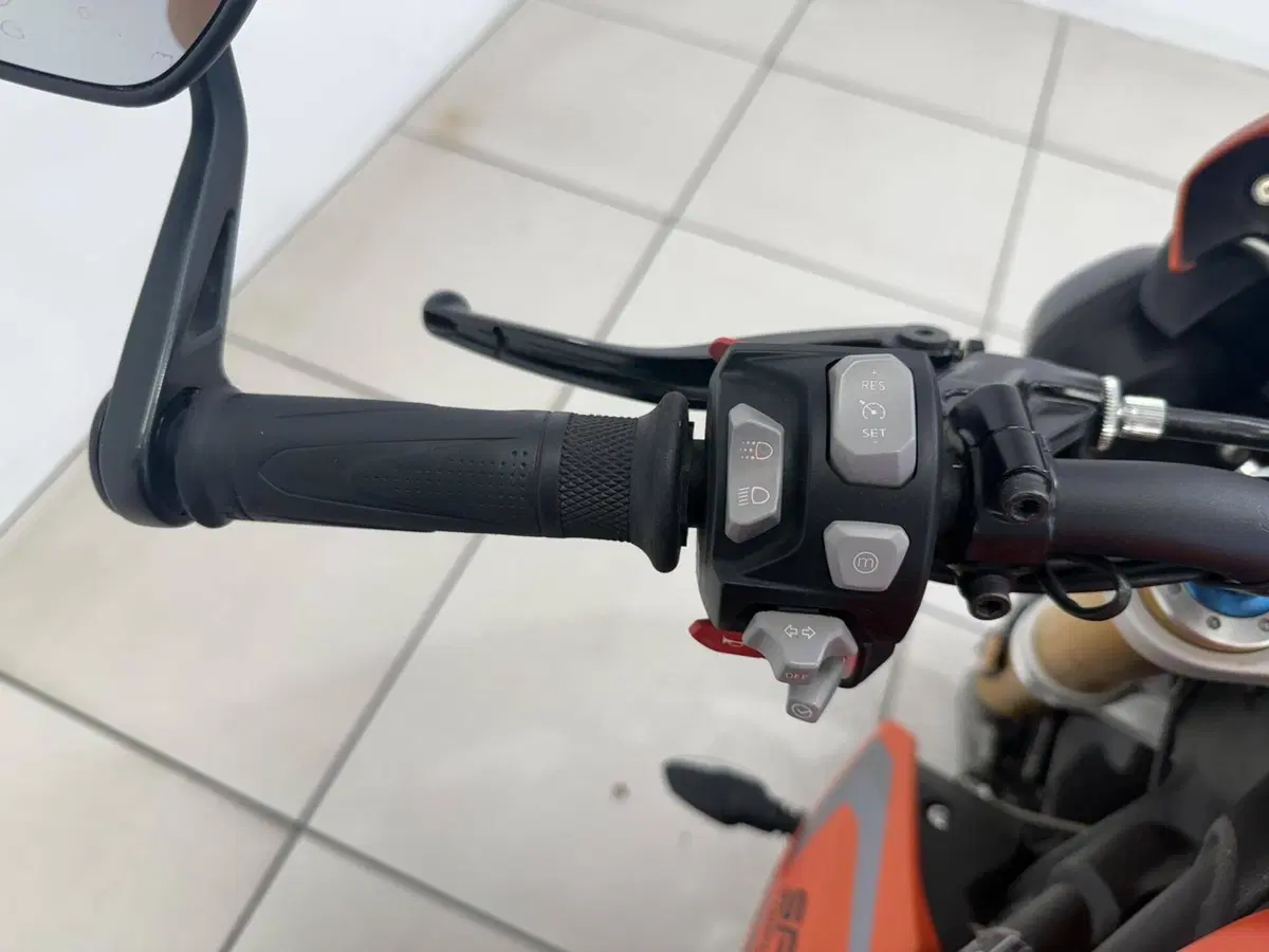 Triumph Speed Triple 1200 RS (2021 - 24) (10)