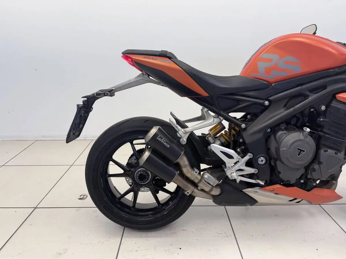 Triumph Speed Triple 1200 RS (2021 - 24) (16)