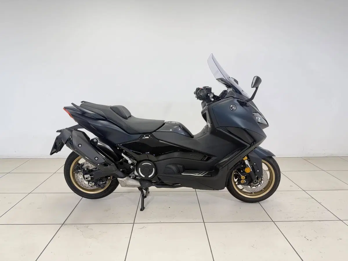 Yamaha T-Max 560 (2022 - 24)