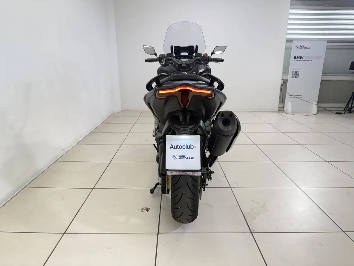 Yamaha T-Max 560 (2022 - 24) (7)