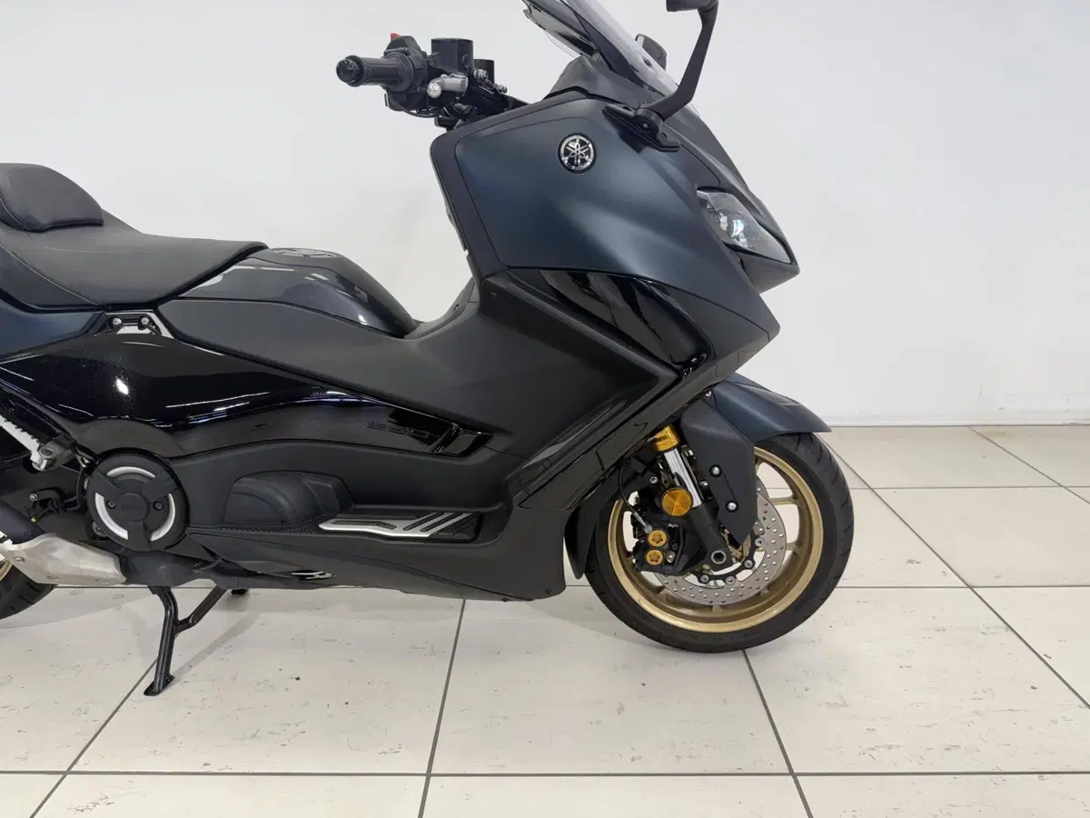 Yamaha T-Max 560 (2022 - 24) (12)