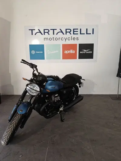 Moto Guzzi V7 Stone (2025 - 26) nuova