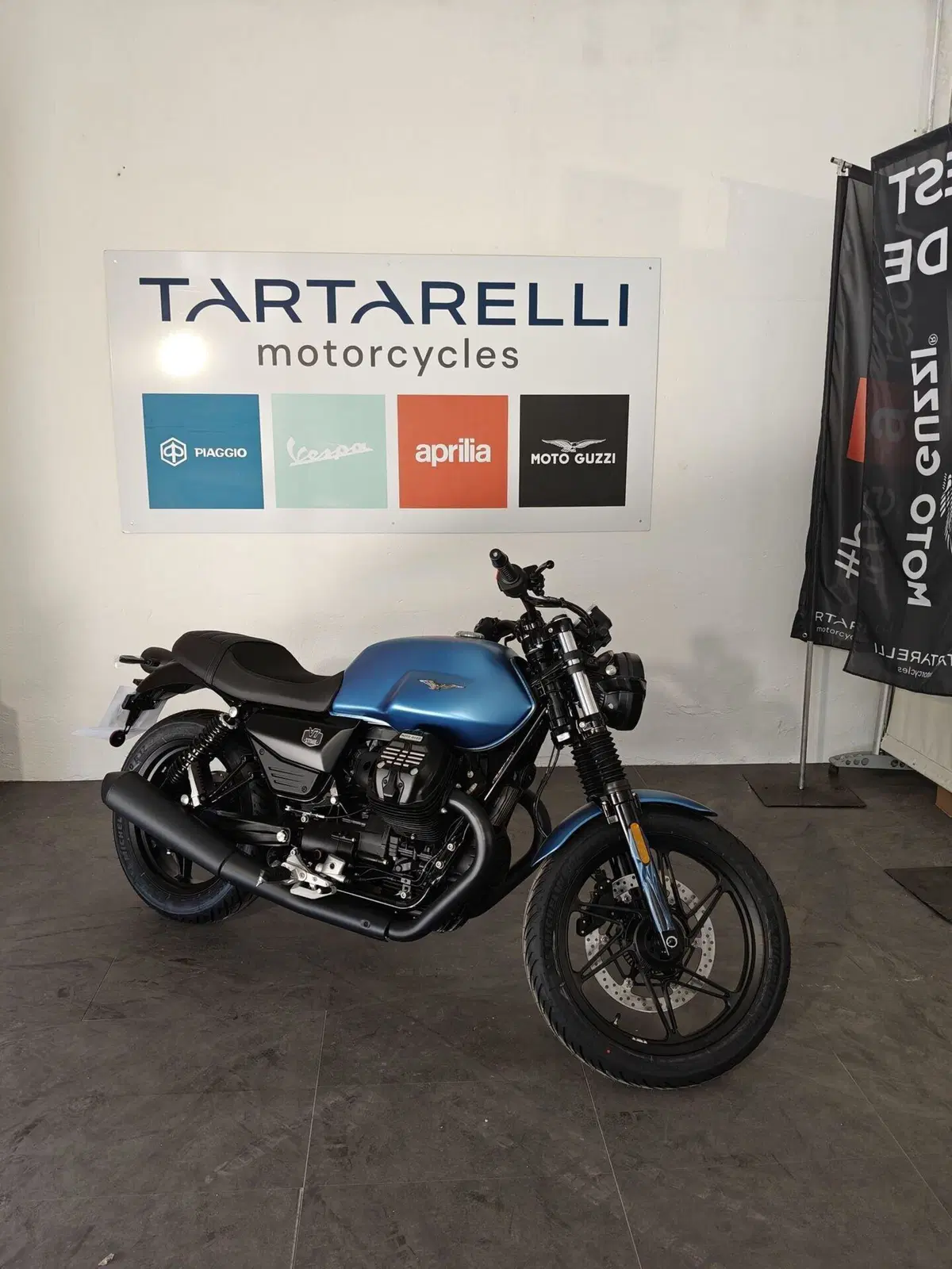 Moto Guzzi V7 Stone (2025 - 26) (5)