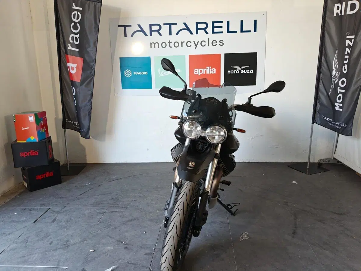 Moto Guzzi V85 TT (2021 - 23) (3)