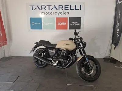 Moto Guzzi V7 Stone (2025 - 26) nuova