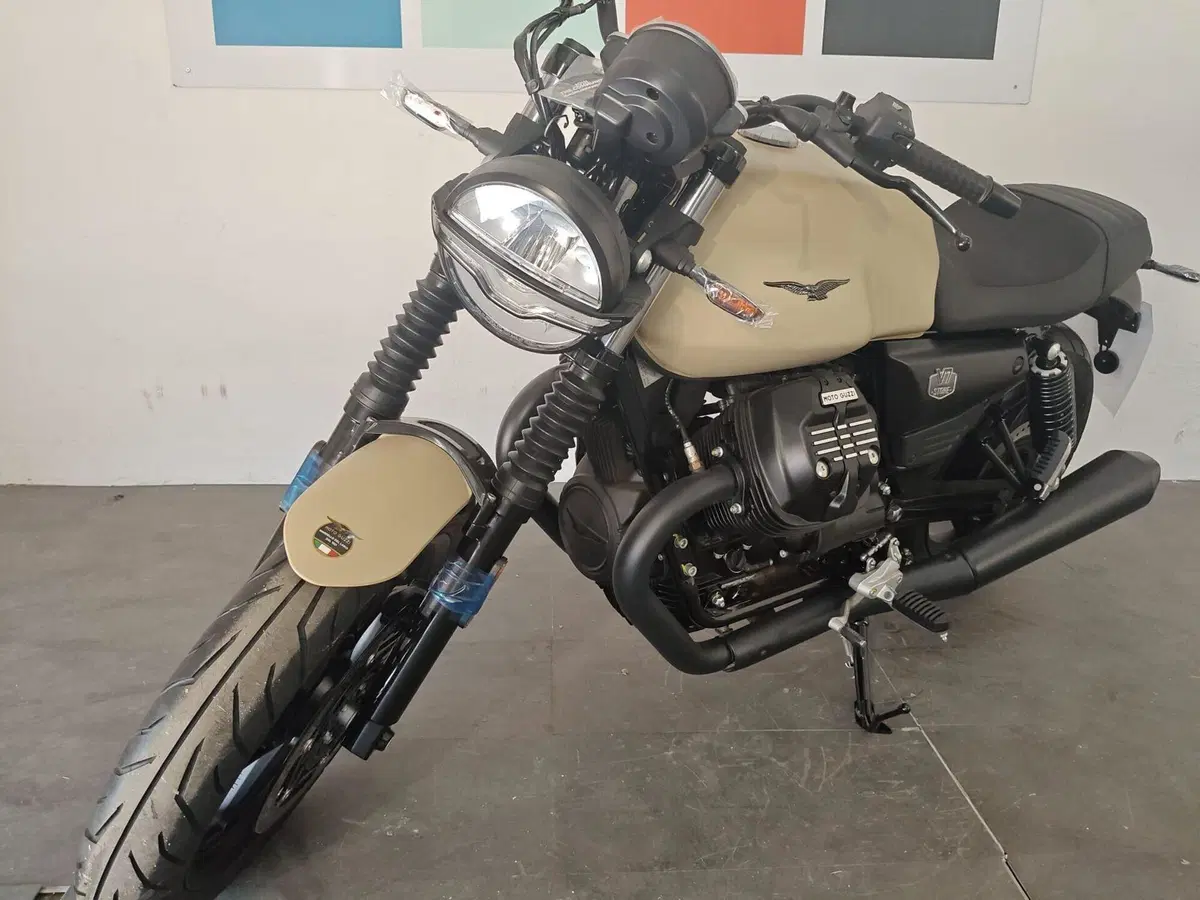 Moto Guzzi V7 Stone (2025 - 26) (6)