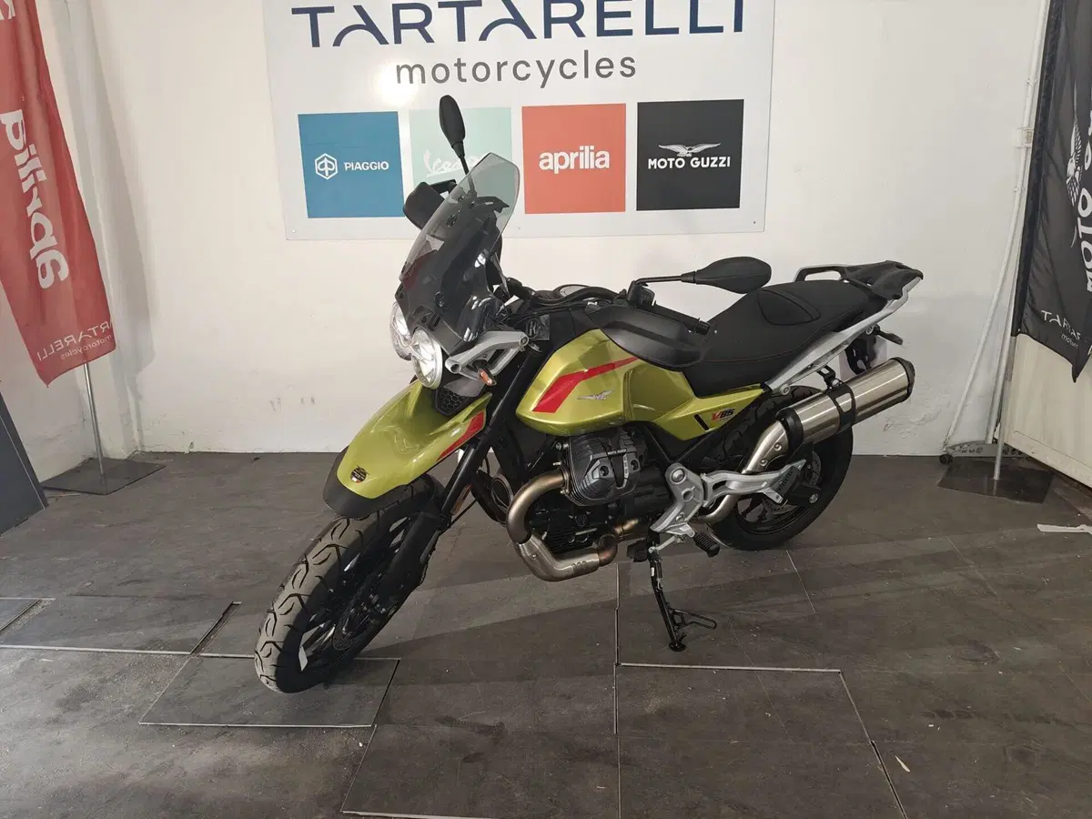 Moto Guzzi V85 Strada (2024 - 26) (2)