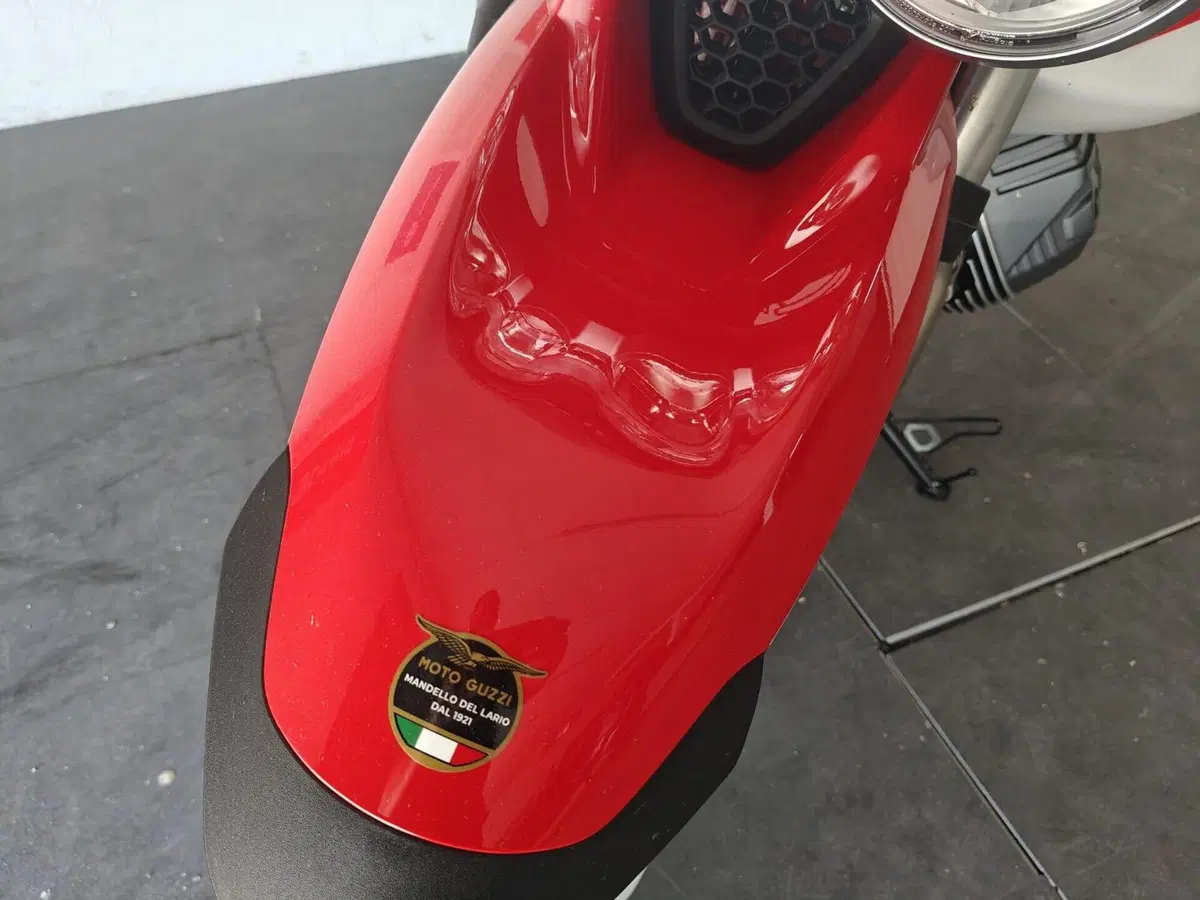 Moto Guzzi V85 TT (2024 - 26) (5)