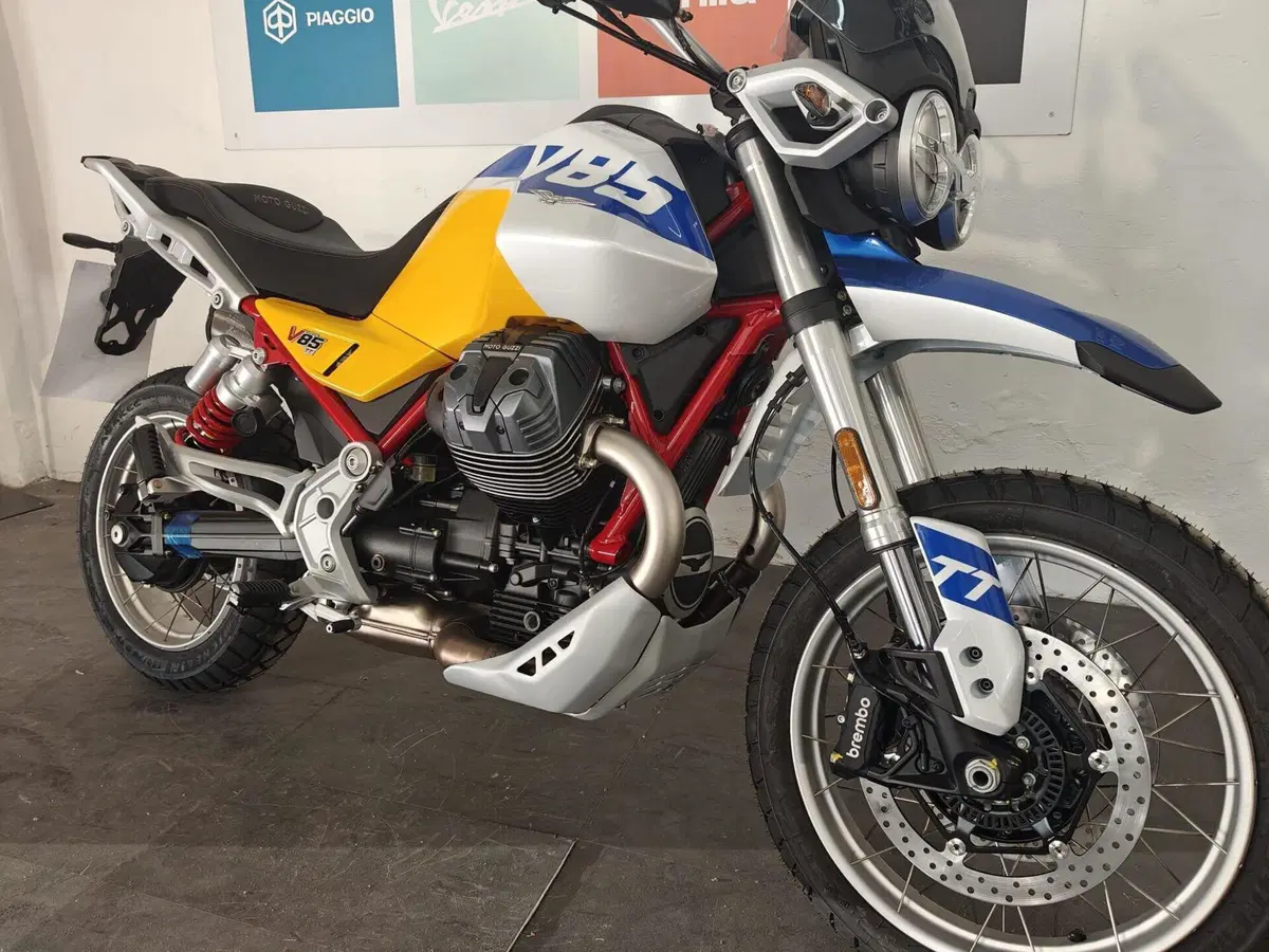 Moto Guzzi V85 TT (2024 - 26) (11)