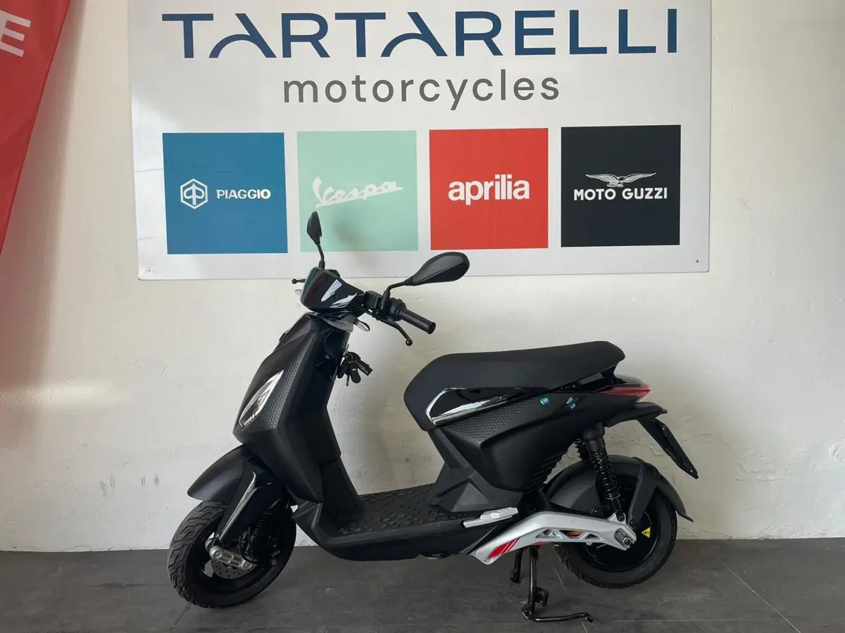 Piaggio 1 Active (2022 - 26) (2)