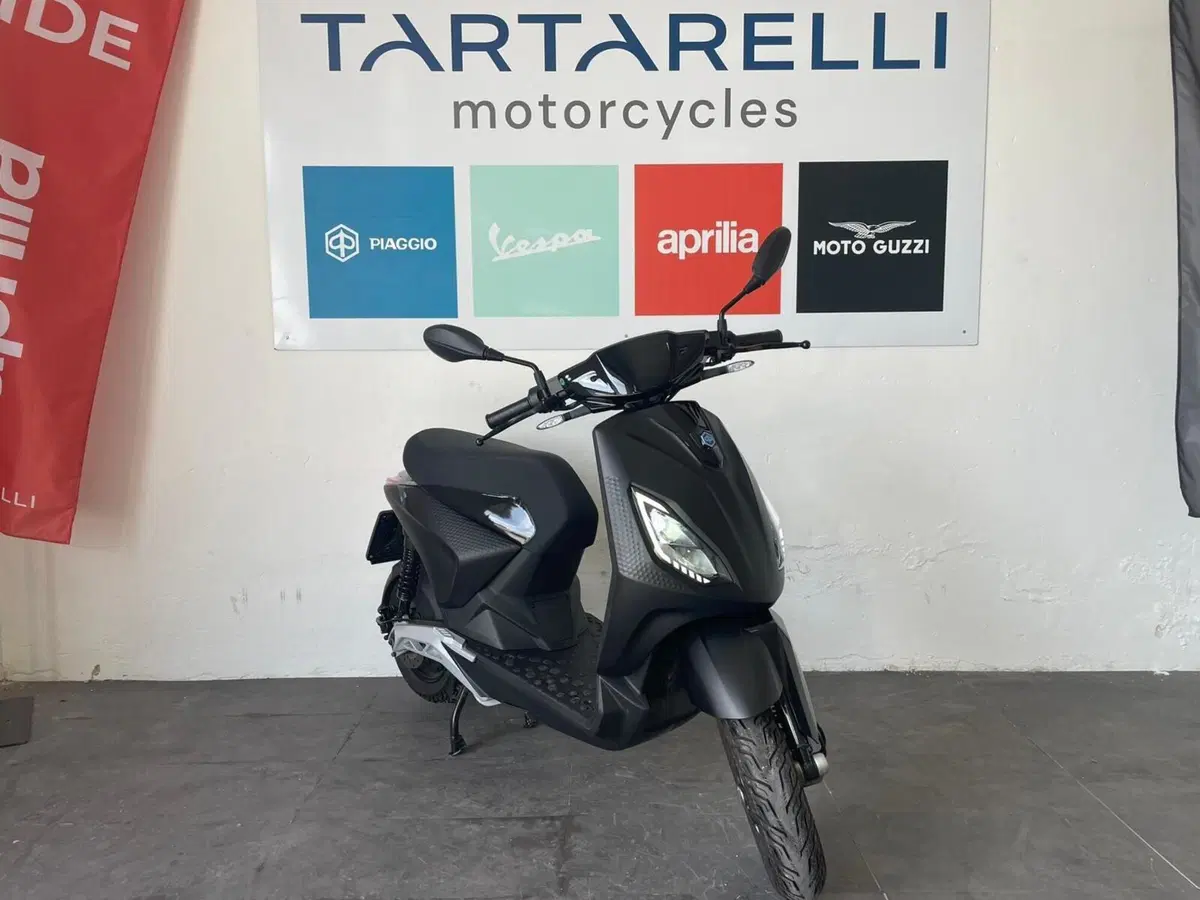 Piaggio 1 Active (2022 - 26) (4)