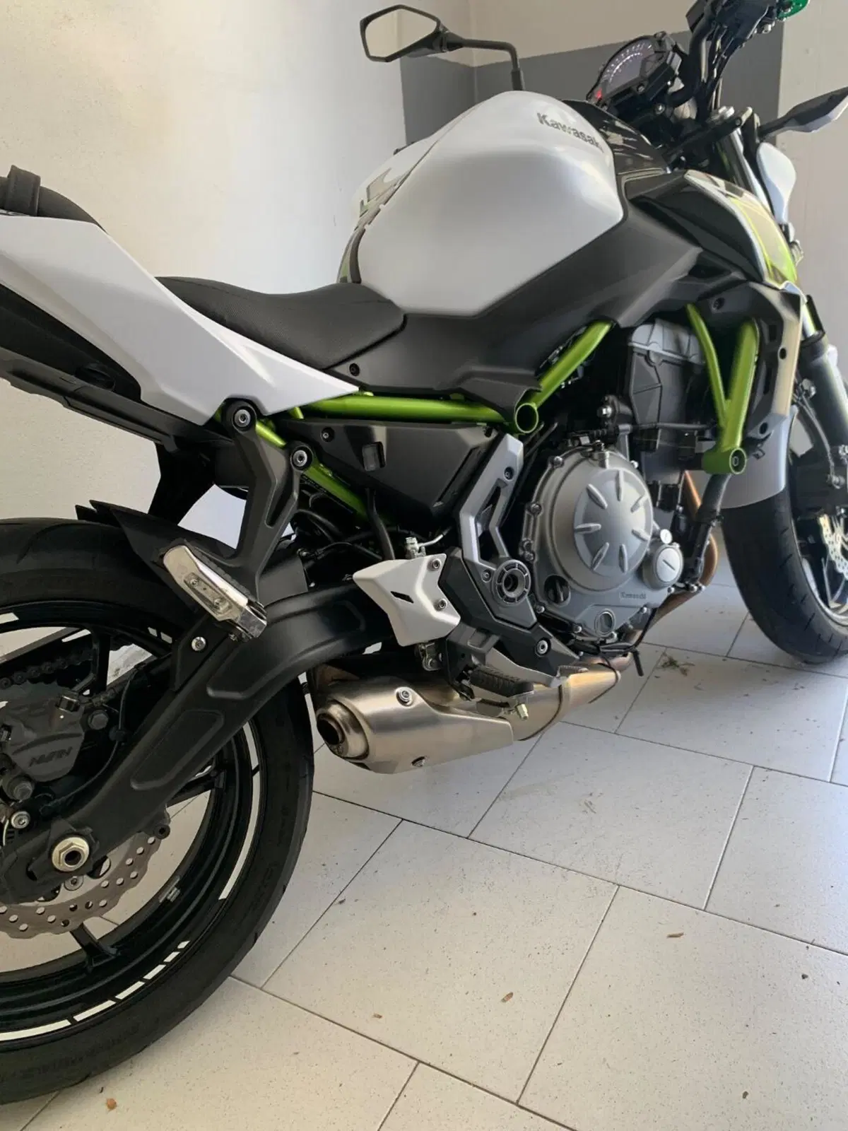 Kawasaki Z 650 (2017 - 19) (2)