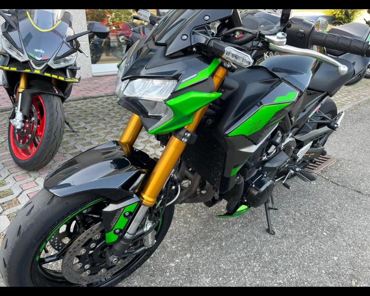 Kawasaki Z 900 SE (2022 - 24) (9)