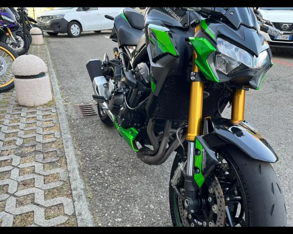 Kawasaki Z 900 SE (2022 - 24) (10)