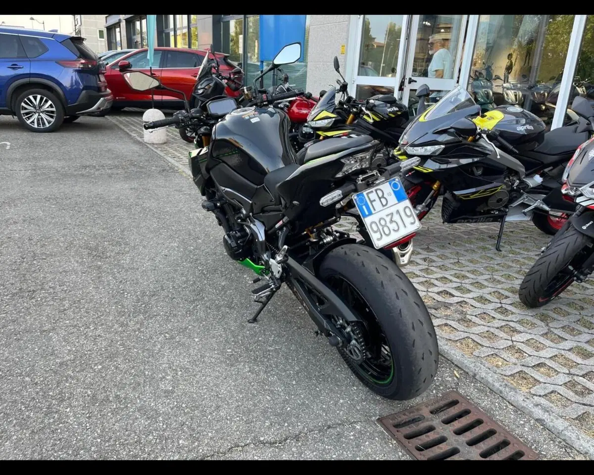 Kawasaki Z 900 SE (2022 - 24) (7)