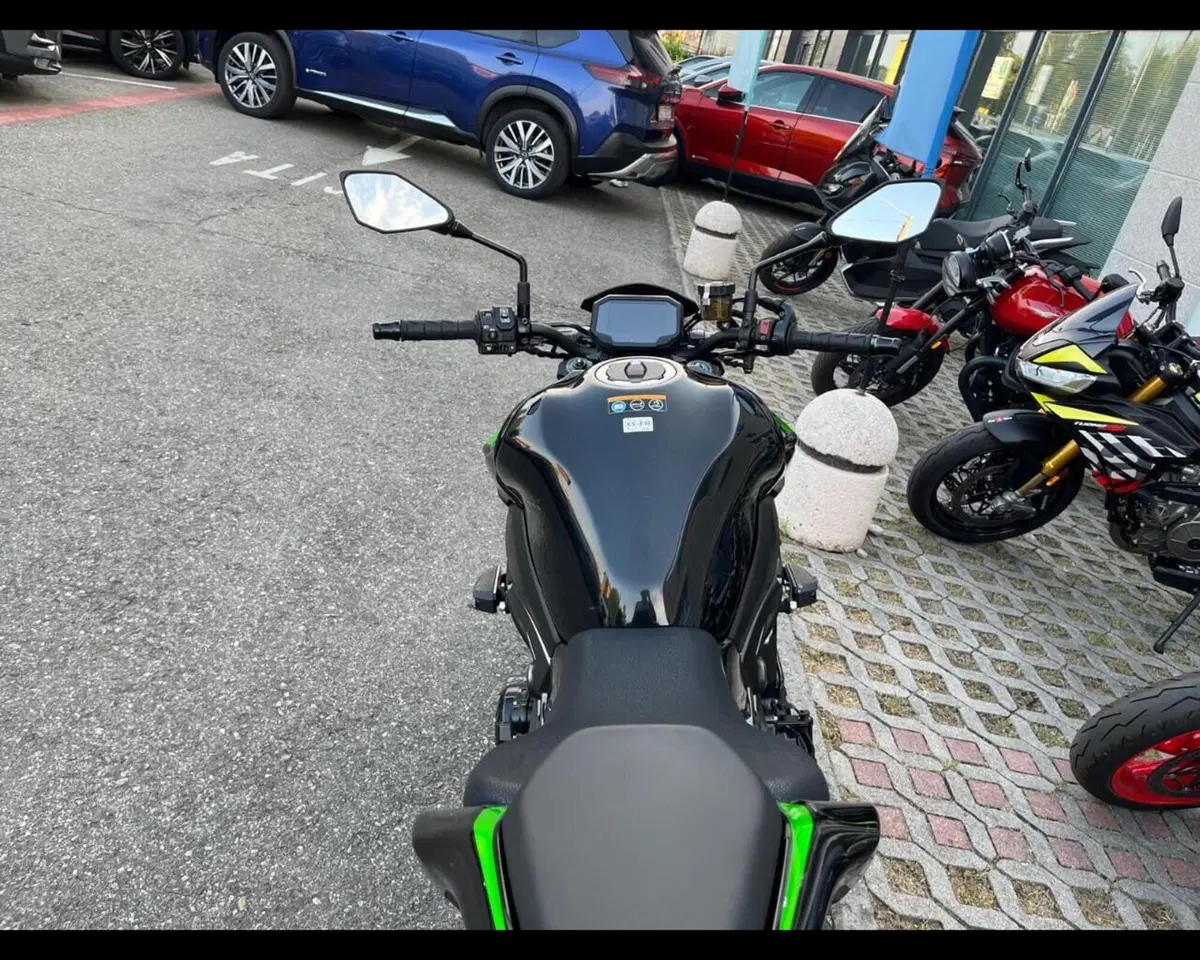 Kawasaki Z 900 SE (2022 - 24) (13)