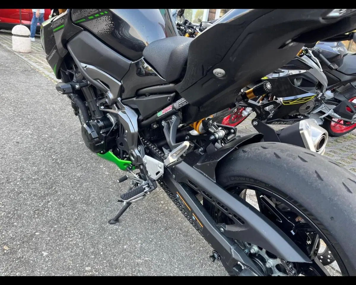Kawasaki Z 900 SE (2022 - 24) (12)