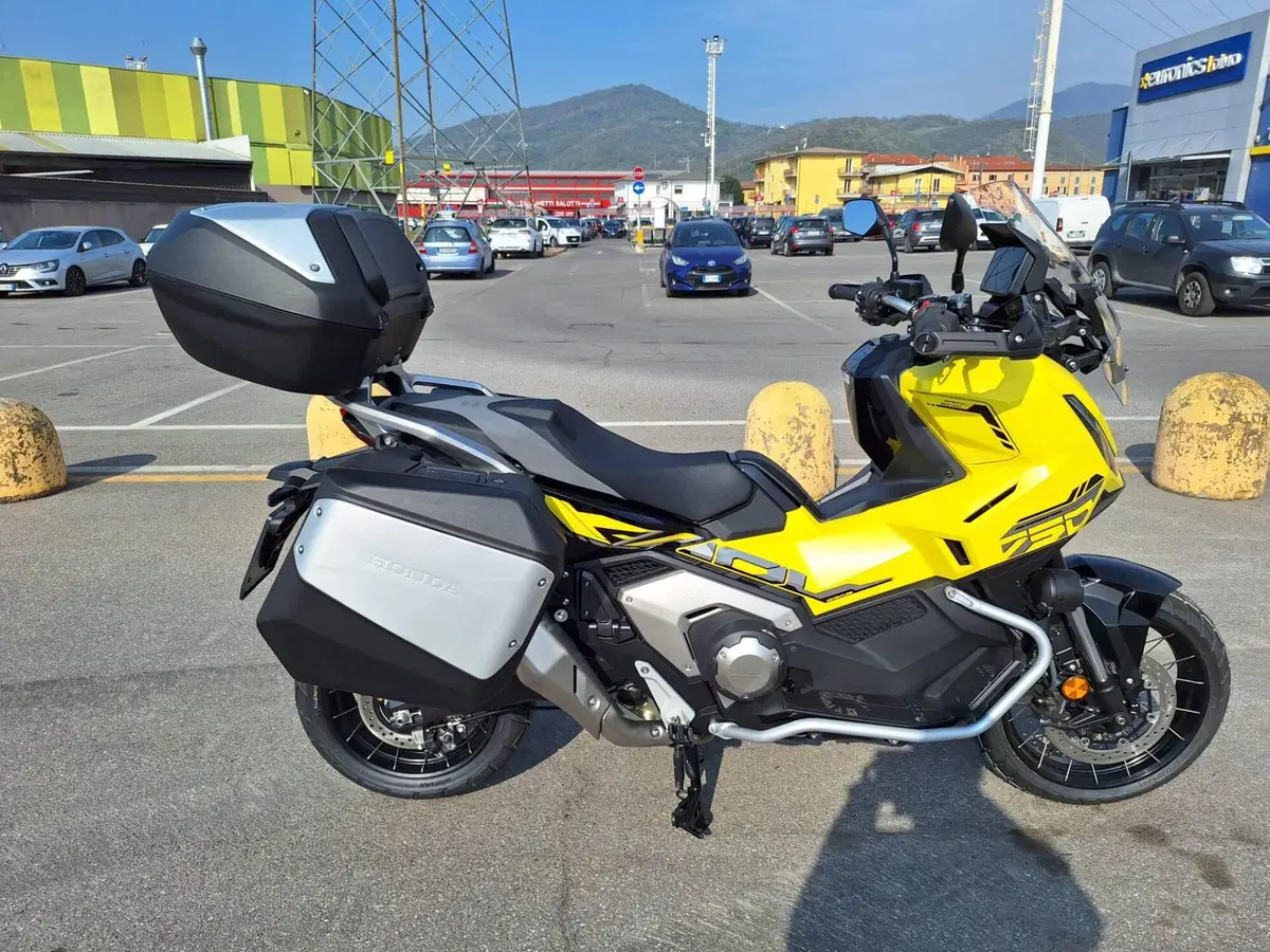 Honda X-ADV 750 Travel (2025 - 26) (3)