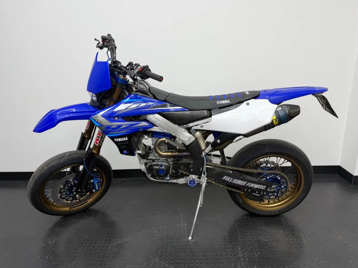 Yamaha YZ 450 F (2020) (2)