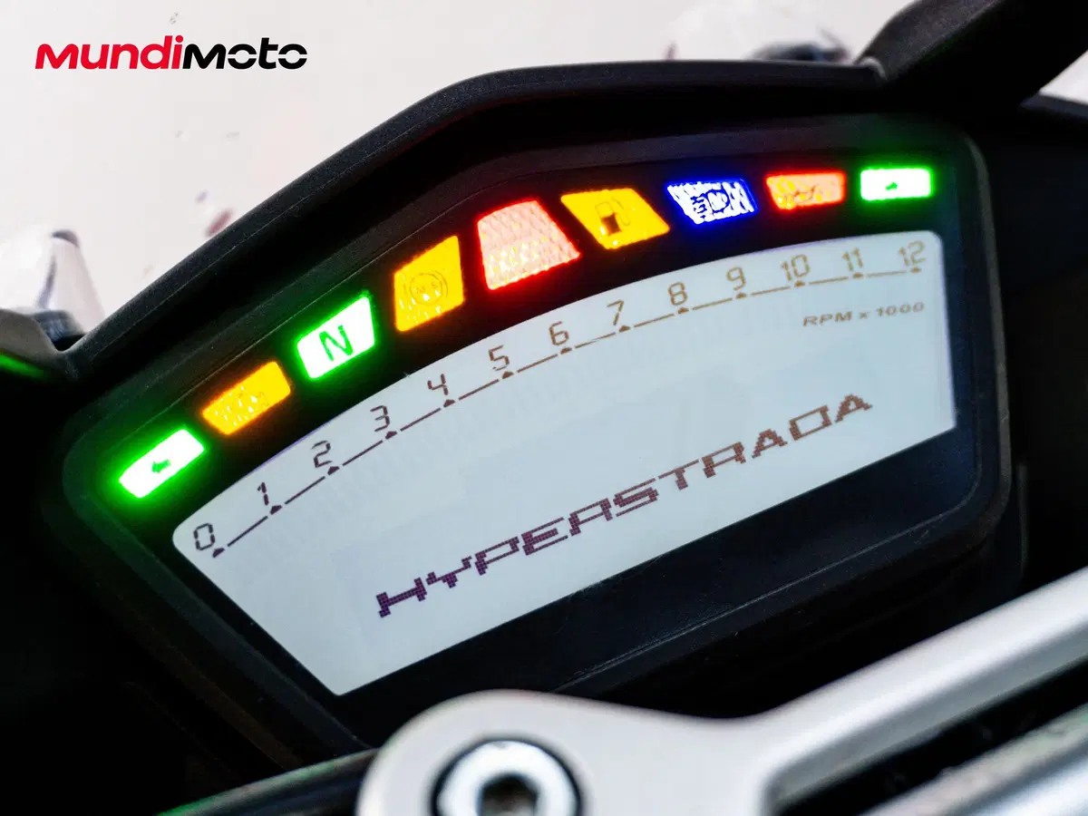 Ducati Hyperstrada 821 (2013 - 15) (27)
