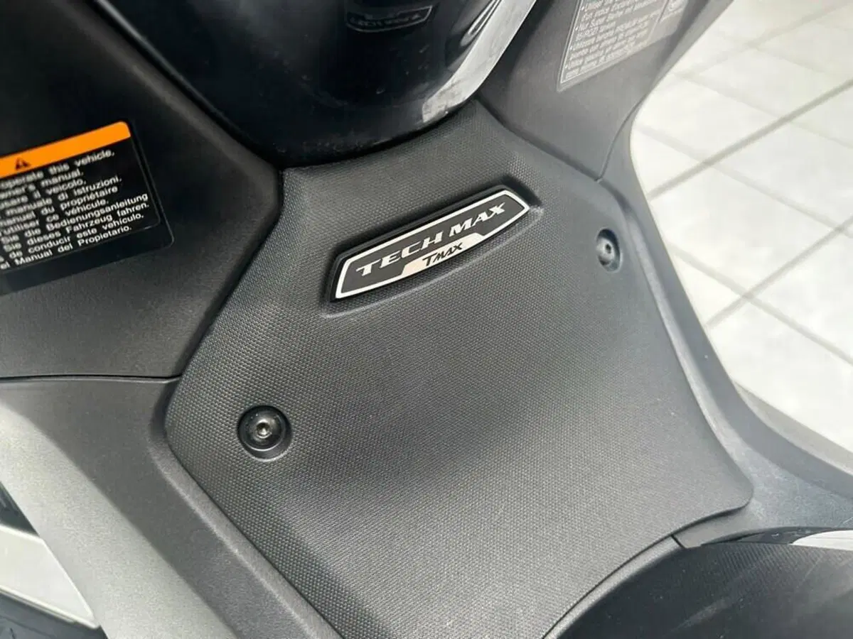 Yamaha T-Max 560 Tech Max (2022 - 24) (6)