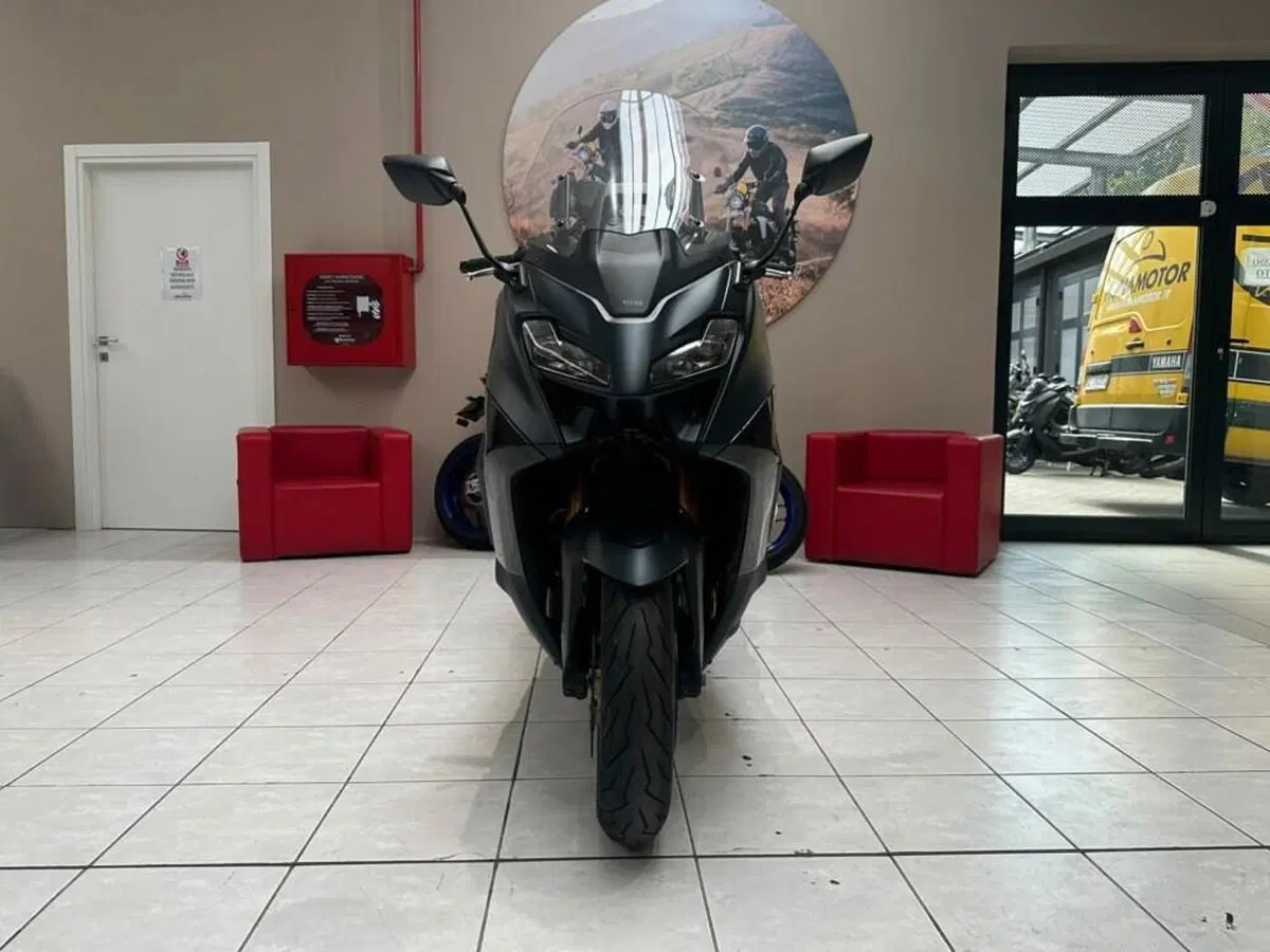 Yamaha T-Max 560 Tech Max (2022 - 24) (2)