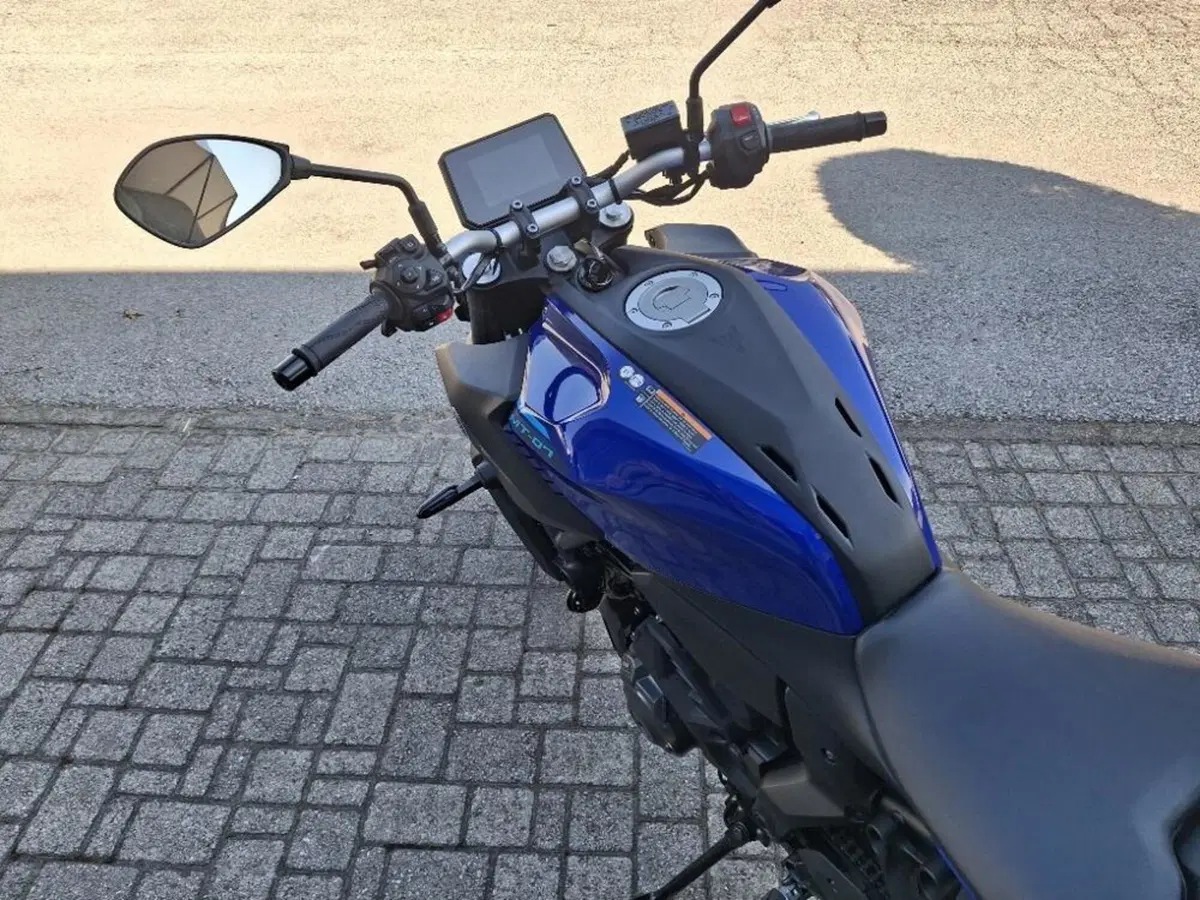 Yamaha MT-07 Y-AMT (2025 - 26) (4)