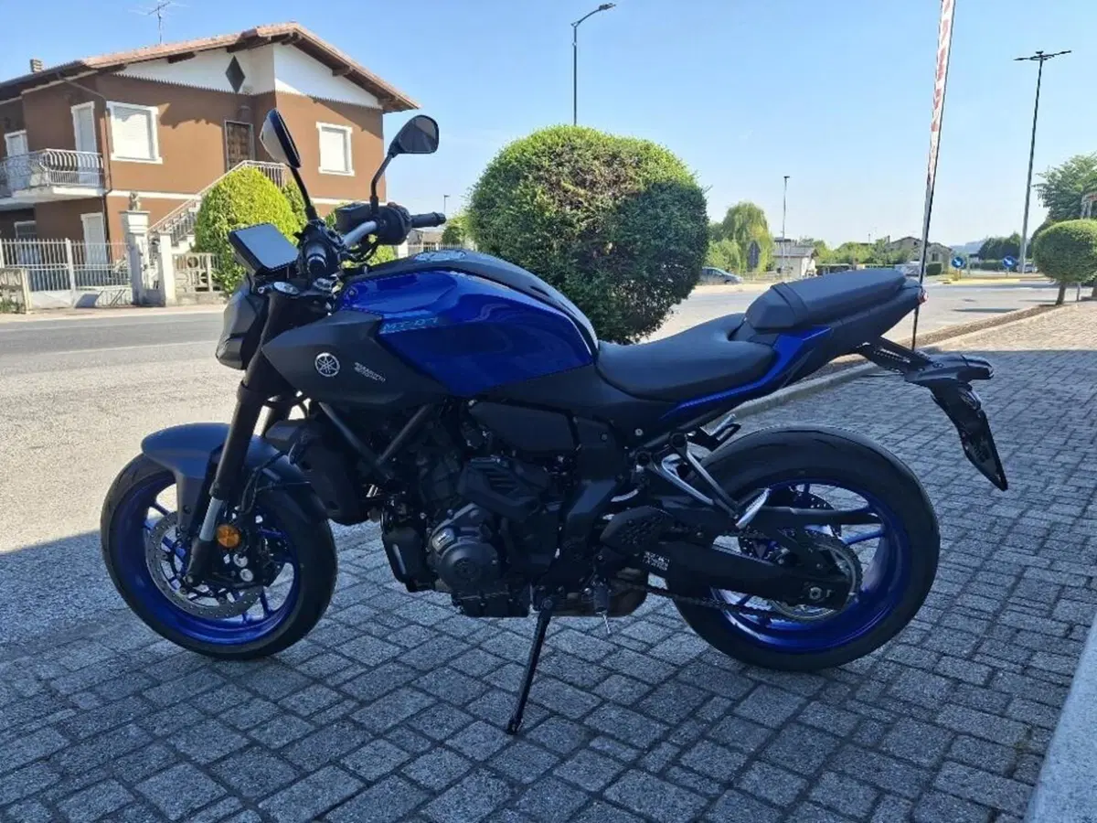 Yamaha MT-07 Y-AMT (2025 - 26) (5)