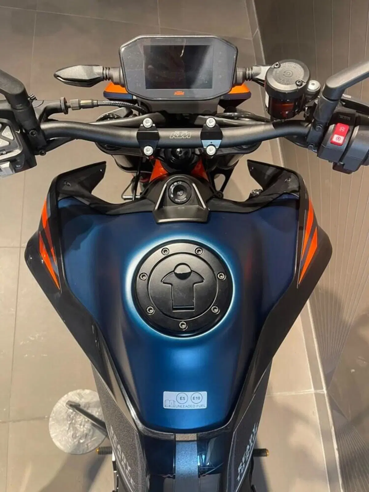 KTM 890 Duke R (2022 - 23) (5)